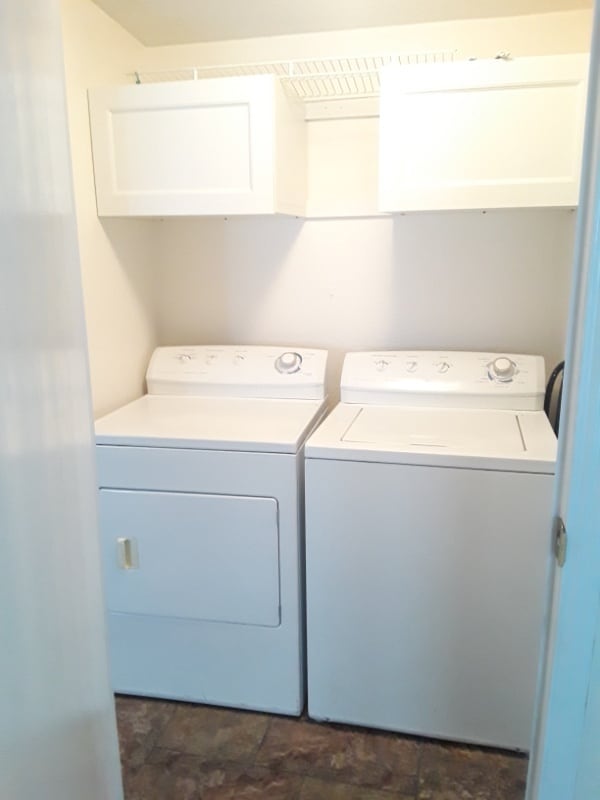 Building Photo - 503 Uhland Rd