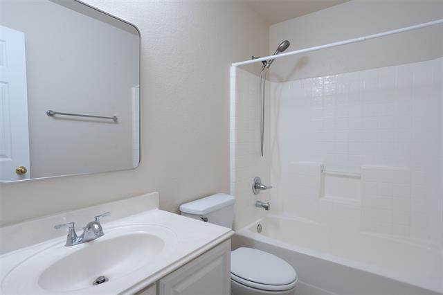 Building Photo - 302 Howard Way Dr