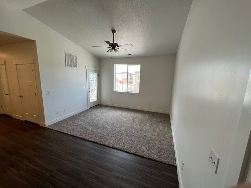 Building Photo - 3363 Hardman Way