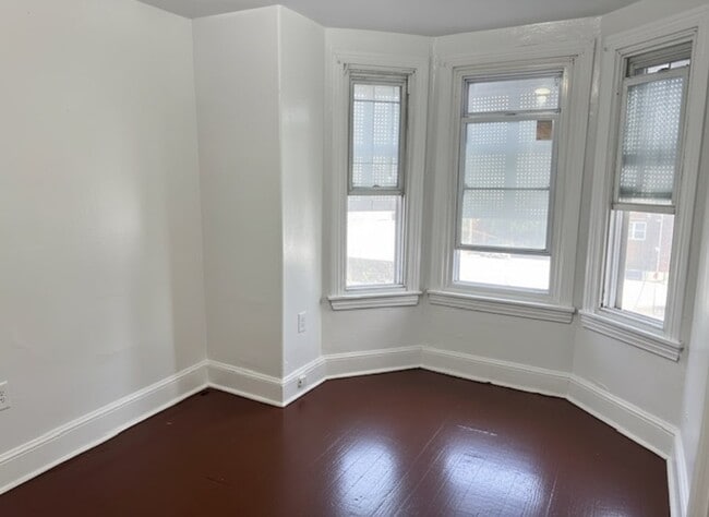 Building Photo - 1756 W Juniata-