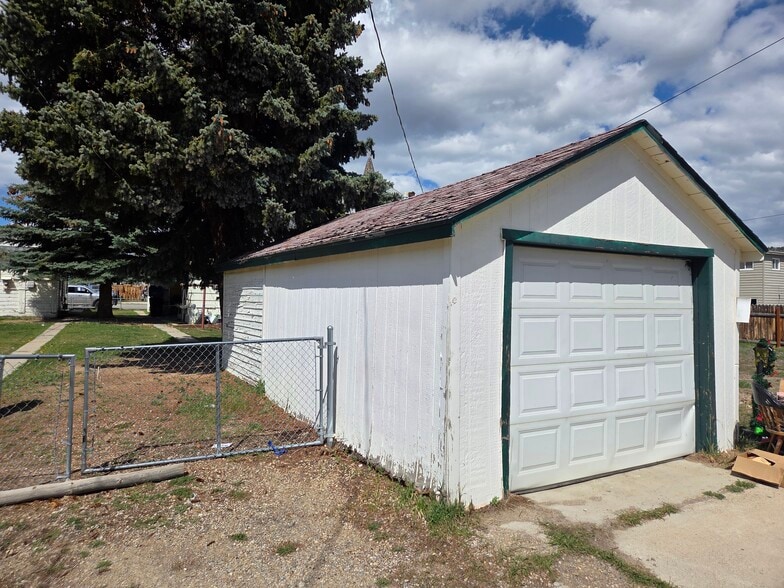 Building Photo - 505 Alder St