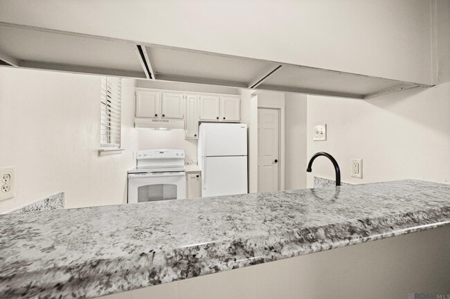 Building Photo - 2963 Greenwood Dr