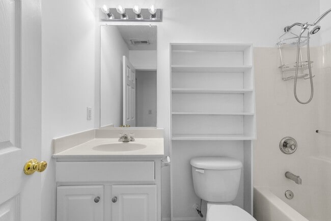 Building Photo - 129 Kellerhis Dr