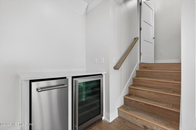 Building Photo - 1766 Beach Ave
