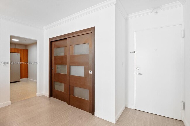 Building Photo - 3001 S Ocean Dr