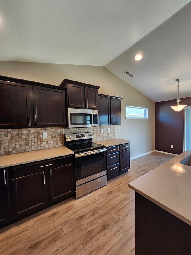 Building Photo - Beautiful One Level in the Reserve At Clea...