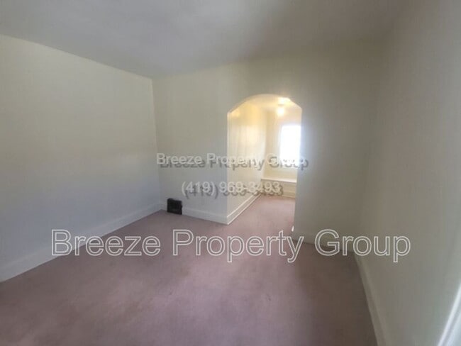 Building Photo - 1436 W High St