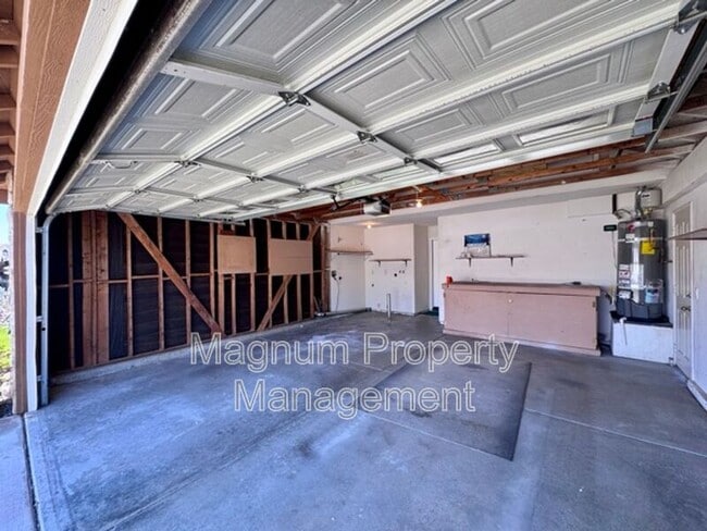 Building Photo - 27081 School Park Dr