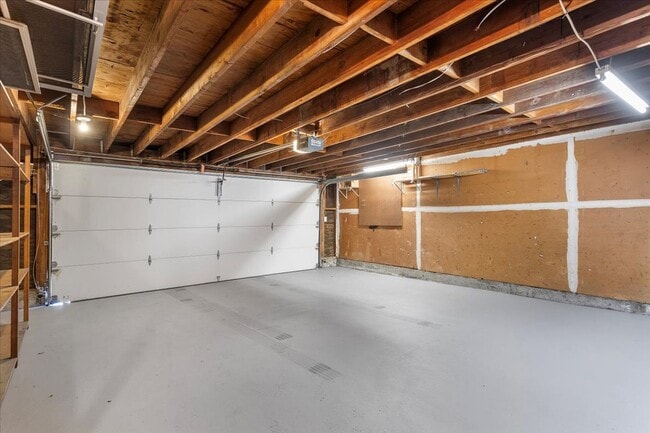Building Photo - 1105 Fontana Dr