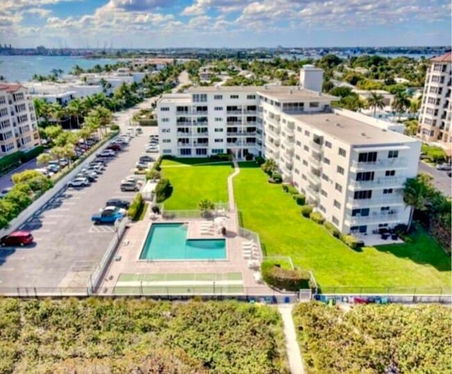 Building Photo - 33 S Ocean Ave
