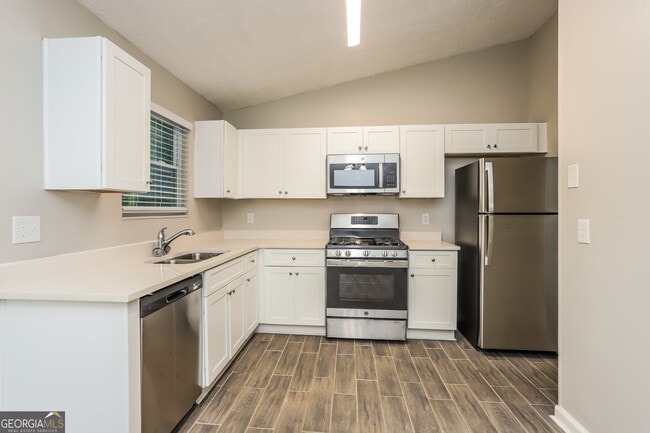 Building Photo - 819 Martin Rd