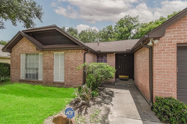 Building Photo - 15903 N Trace Dr