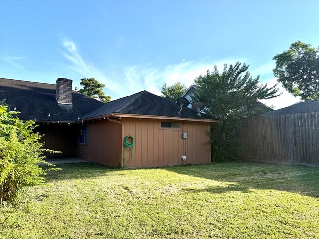 Building Photo - 9002 Sabastian Dr