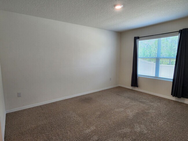 Building Photo - BEAUTIFUL 4Bedroom 2 Bathroom Home in the Ormond Station Community