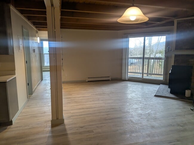 Building Photo - 8100 Ryan Gulch Rd