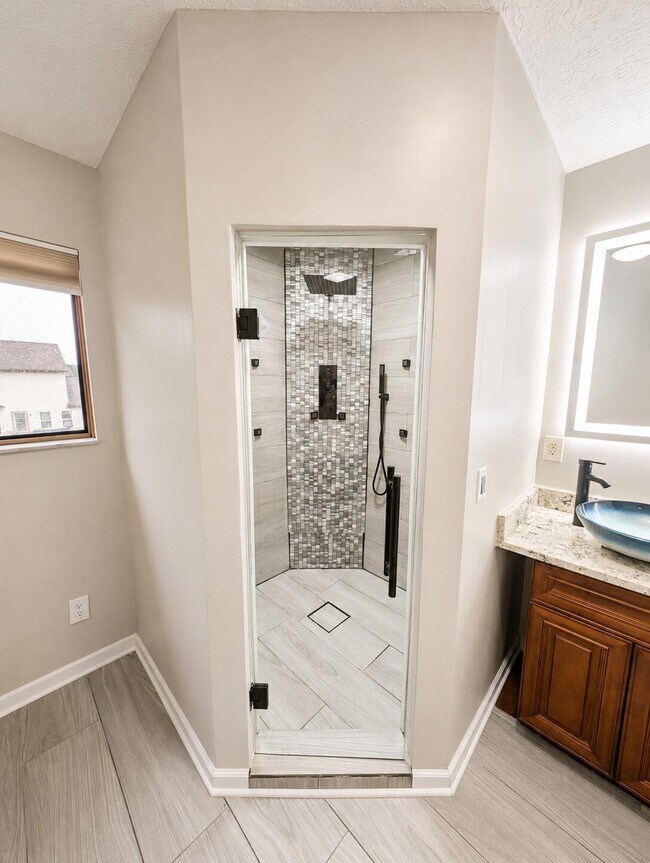Building Photo - 2515 Pressman Dr