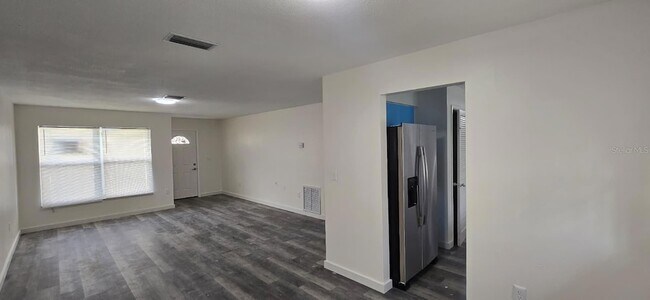 Building Photo - 22149 Bronxville Ave