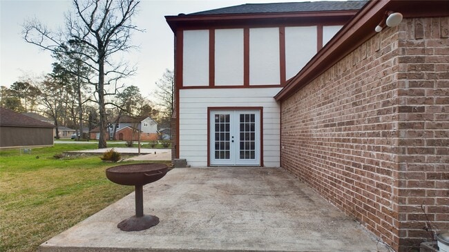 Building Photo - 556 Roanoke Dr