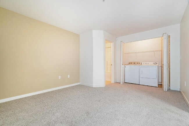 Building Photo - 23120 SE Black Nugget Rd