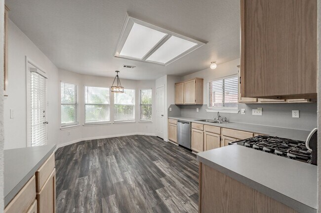 Building Photo - 1214 Hardisty Dr