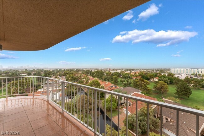 Building Photo - 3111 Bel Air Dr