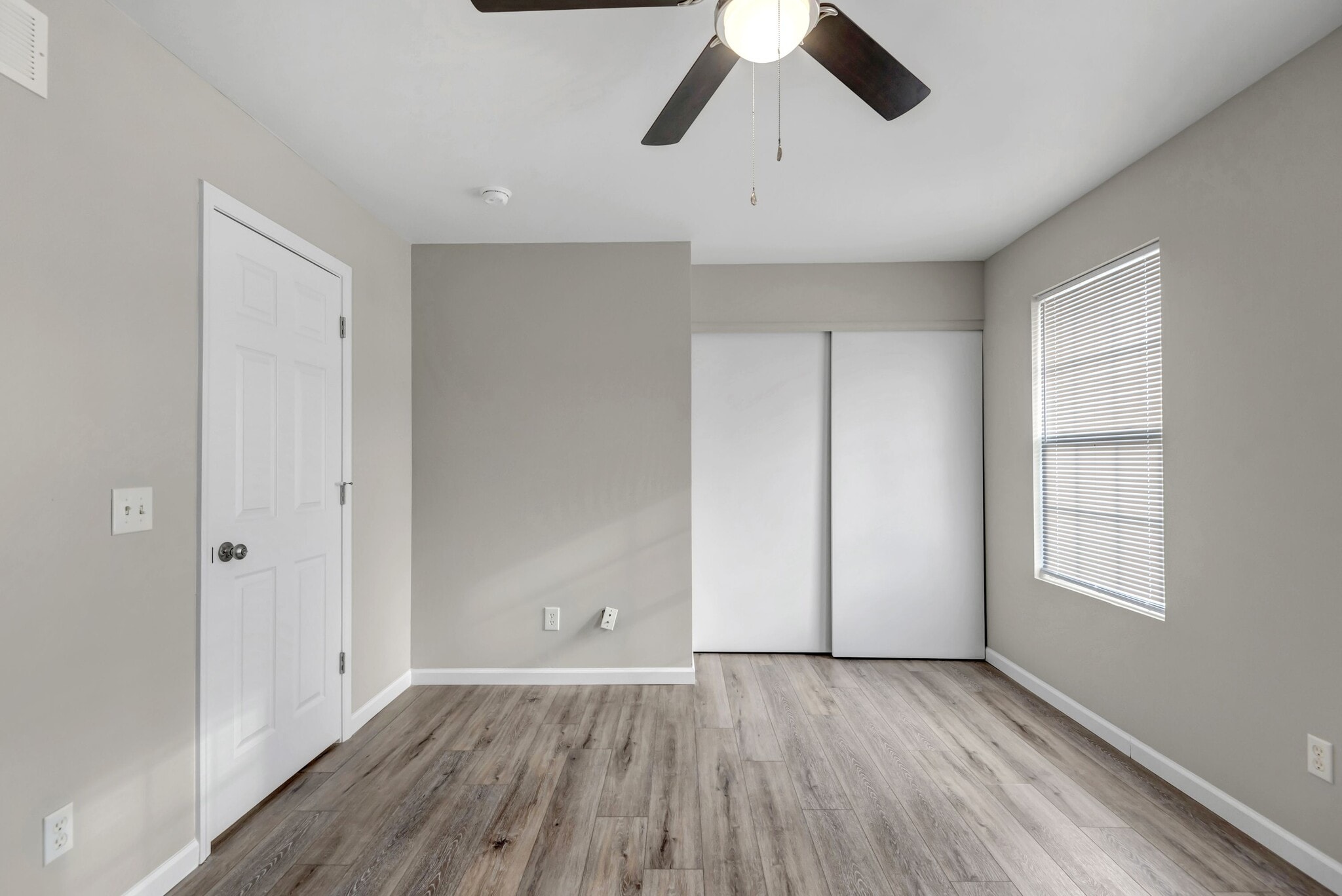 Main Bedroom - 21 Nassau Dr