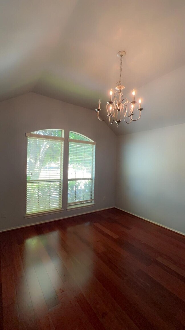 Building Photo - 11115 Pigeon Bluff Dr