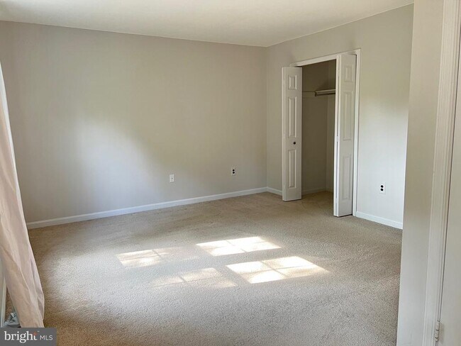 Building Photo - 7384 Jiri Woods Ct
