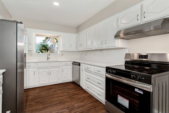 Building Photo - 136 Shadybrook Dr