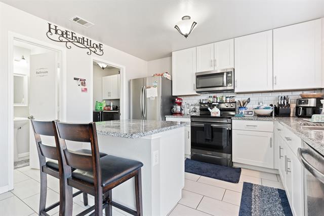 Building Photo - 10416 Winding Passage Way