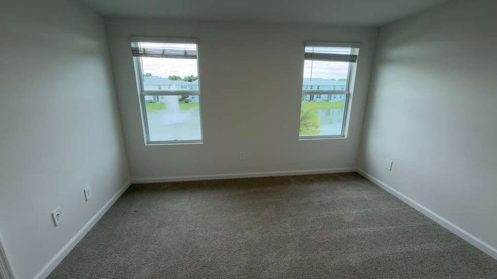 Building Photo - 613 Salisbury Cir