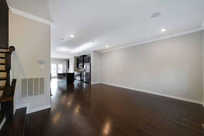 Building Photo - Luxury 3 Bedroom 4 Bath Townhome in Atwate...