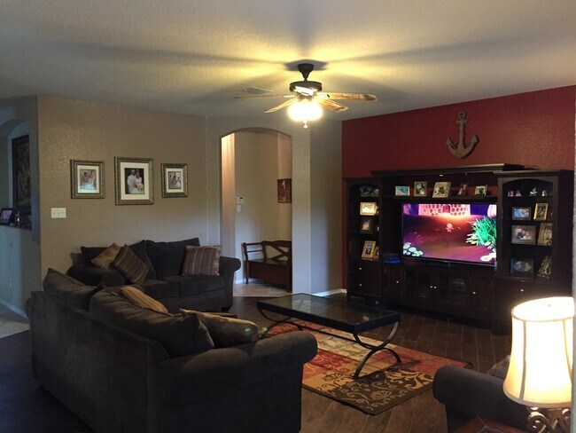 Building Photo - 8911 Rainbow Crk