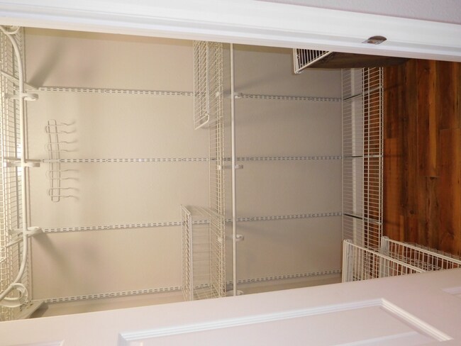 Building Photo - 1067 Ursula St