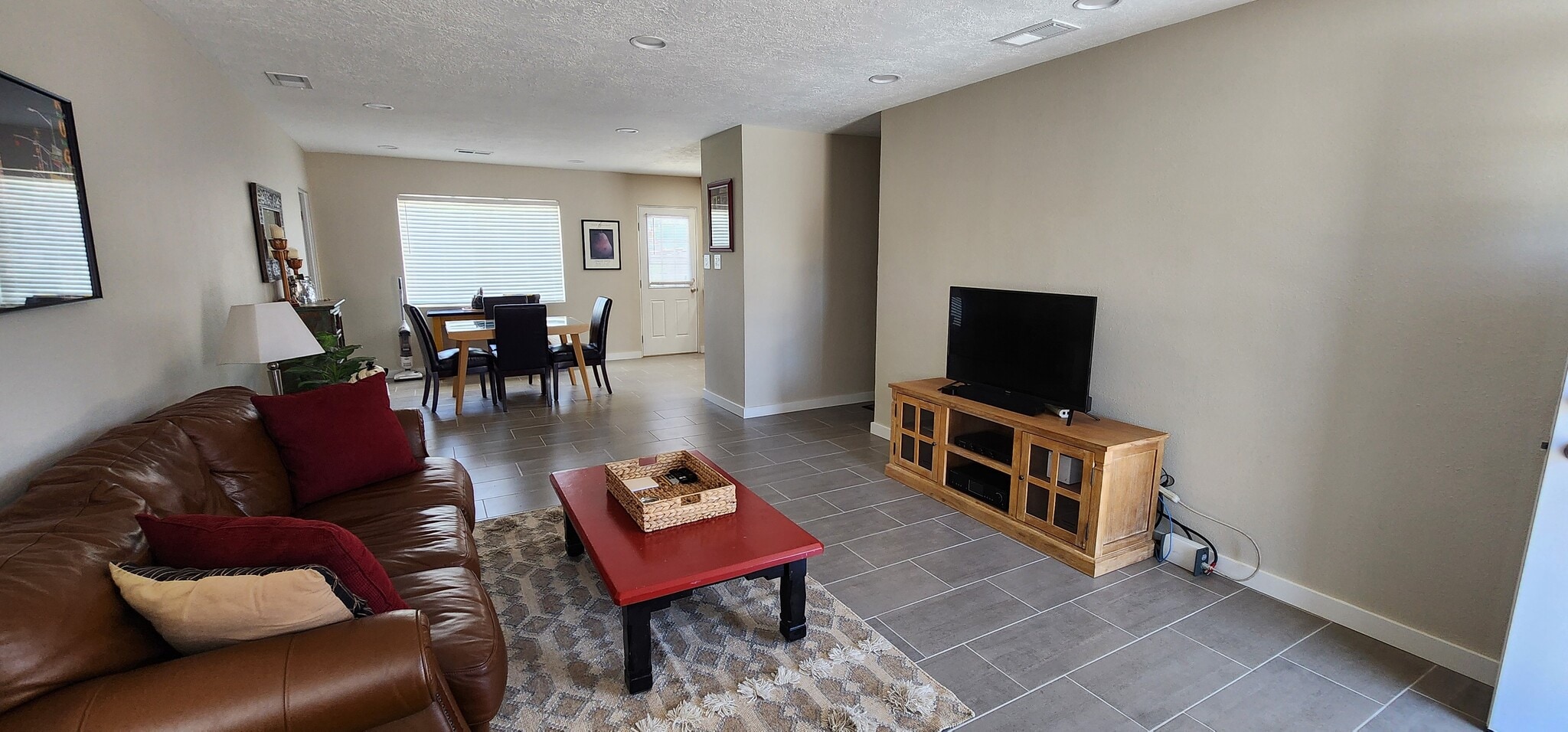 Building Photo - 7714 Pennsylvania Pl NE