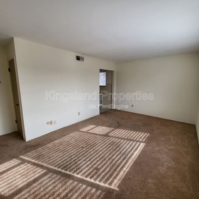 Building Photo - 5353 Walsh St