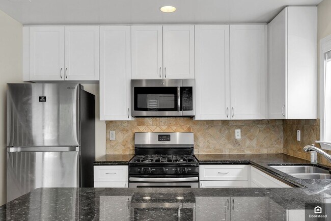 Building Photo - 769 Bryn Mawr Ct