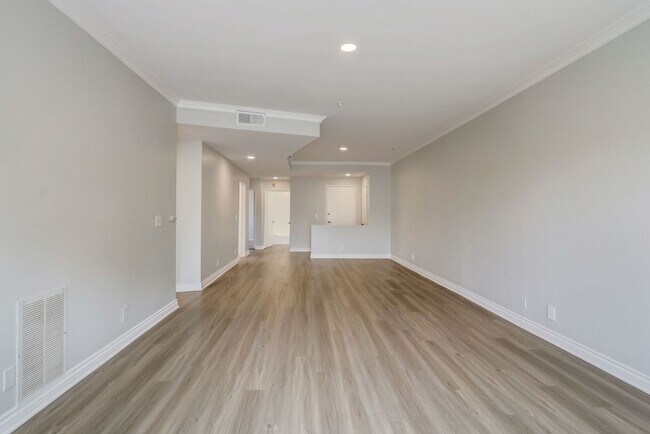 Building Photo - 16117S
