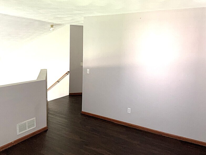 Building Photo - 5498 Bastian Blvd