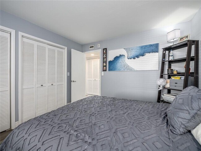 Building Photo - 120 Caryl Way