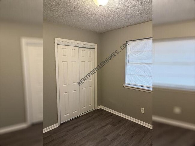 Building Photo - 1005 Wright St