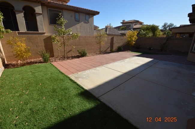 Building Photo - 638 Harvester Course Dr