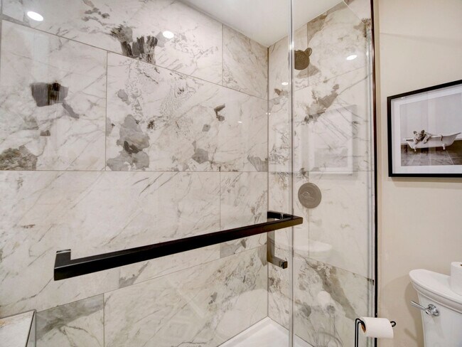 Building Photo - 88 Van Reypen St