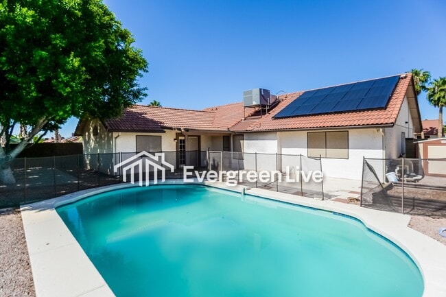 Building Photo - 5913 E Ellis St