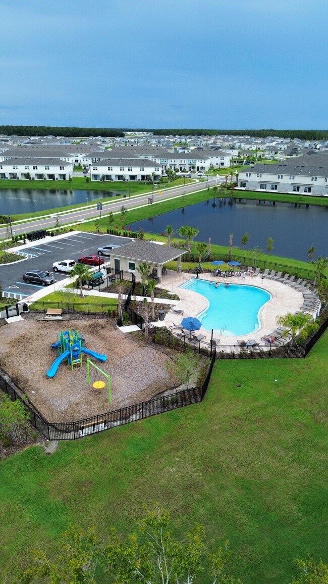 Building Photo - 2287 Portrait St