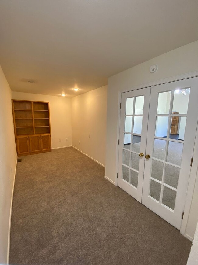 Building Photo - Big and Spacious Four Bedroom Home on the ...