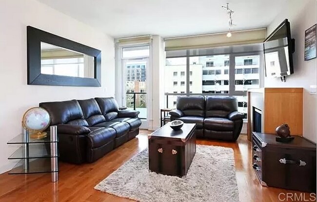 Building Photo - 325 7th Ave