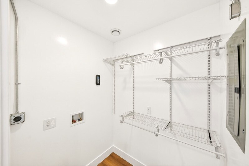 Building Photo - 854 Orange Ave