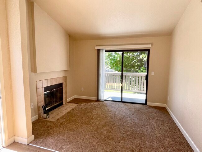 Building Photo - 1000 Sibley Apt Homes