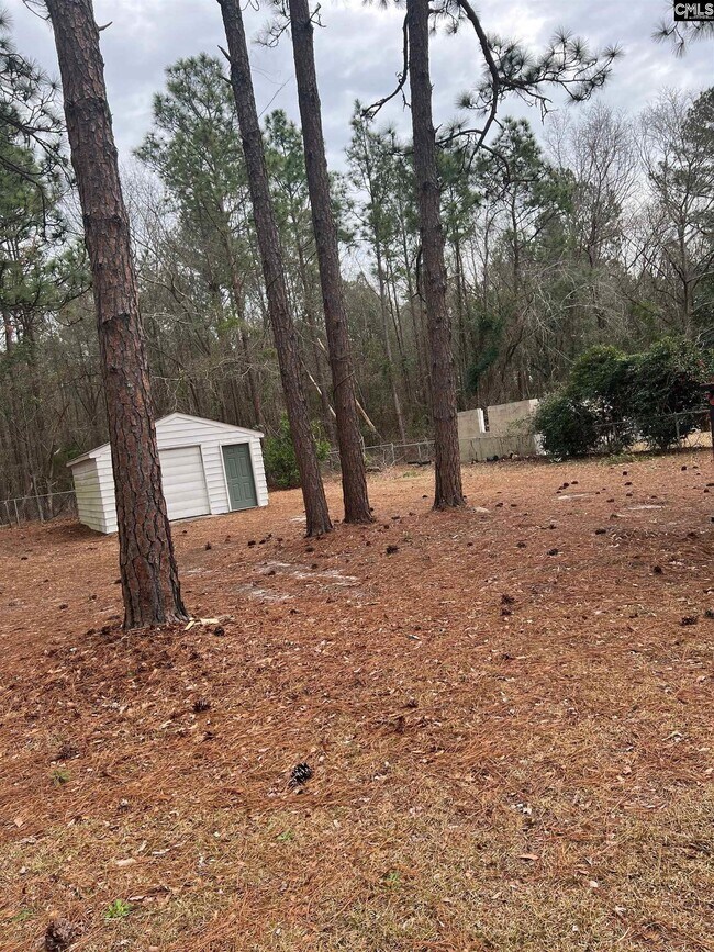 Building Photo - 1136 W Fairhill Dr